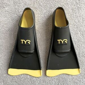 TYR Crossblade Fins 2.0. Yellow S Small (men’s 5-7; women’s 6.5-8.5). Swimming